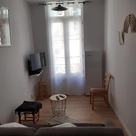 T2 Climatise En Centre Apartment *